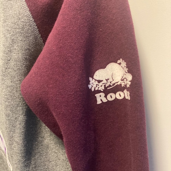 Roots 2017 Ottawa sweatshirt - Picture 2 of 4